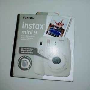 BRAND NEW Fujifilm Instax mini 9 camera